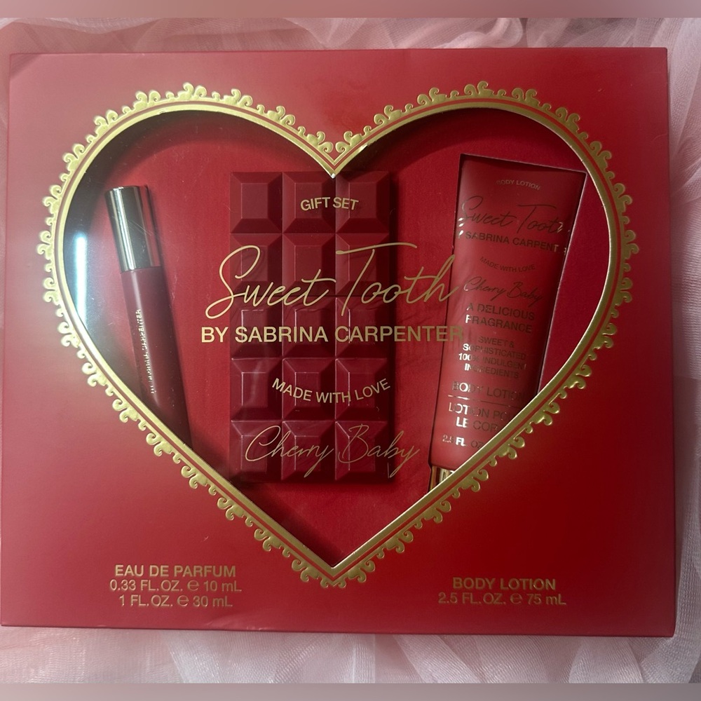 Sabrina Carpenter Sweet Tooth Gift Set - Cherry Red